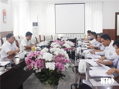 Đồng chí Trần Quốc Nam, Phó Bí thư Tỉnh ủy, Chủ tịch UBND tỉnh chủ trì cuộc họp nghe báo cáo tình hình thực hiện Tiểu dự án Tp. Phan Rang -Tháp Chàm