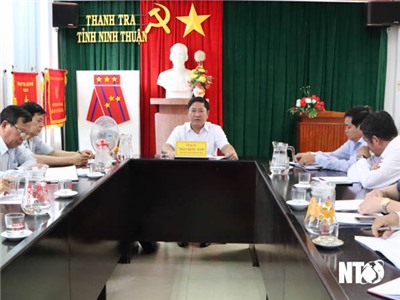 Đồng chí Trần Quốc Nam, Phó Bí thư Tỉnh ủy, Chủ tịch UBND tỉnh làm việc với Thanh tra tỉnh