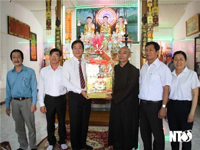 Lãnh đạo UBND tỉnh thăm, chúc mừng nhân Đại lễ Phật đản năm 2023