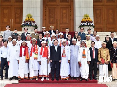 Đoàn đại biểu Chức sắc, chức việc, cốt cán trong vùng đồng bào Chăm tỉnh thăm Thủ đô Hà Nội