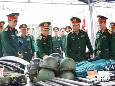Tư lệnh Quân khu 5 kiểm tra tại Ban Chỉ huy quân sự Tp. Phan Rang-Tháp Chàm