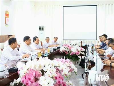 UBND tỉnh họp nghe báo cáo, giới thiệu nhà đầu tư thứ cấp vào Khu công nghiệp Du Long