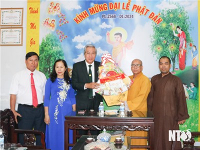 Lãnh đạo Ủy ban MTTQ Việt Nam tỉnh thăm, chúc mừng Đại lễ Phật đản năm 2024