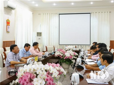 UBND tỉnh họp xử lý vướng mắc hoàn trả tuyến đường vận hành của Nhà máy điện gió Trung Nam