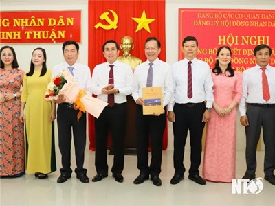 Công bố quyết định thành lập Đảng bộ HĐND tỉnh và các Chi bộ trực thuộc