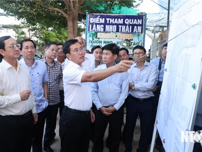 Đoàn công tác Ban Tuyên giáo và Dân vận Trung ương khảo sát dự án điện hạt nhân Ninh Thuận