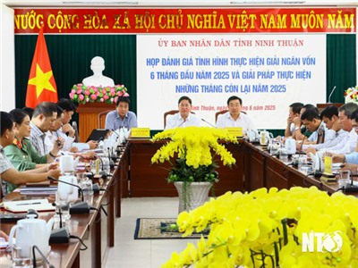 UBND tỉnh họp nghe báo cáo giải ngân, tiến độ thực hiện các dự án đầu tư công 6 tháng đầu năm 2025